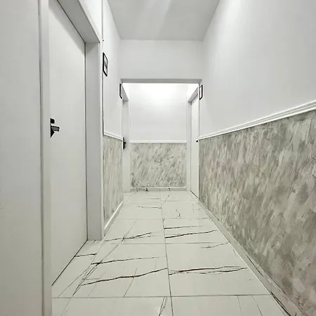 公寓 Glassroom- самостоятелна Private 瓦爾納